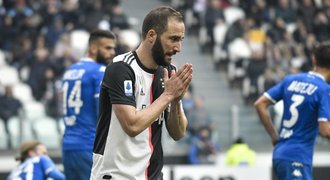 Higuaínův útěk z karantény? Matka s rakovinou vás nezajímá, štve bratra