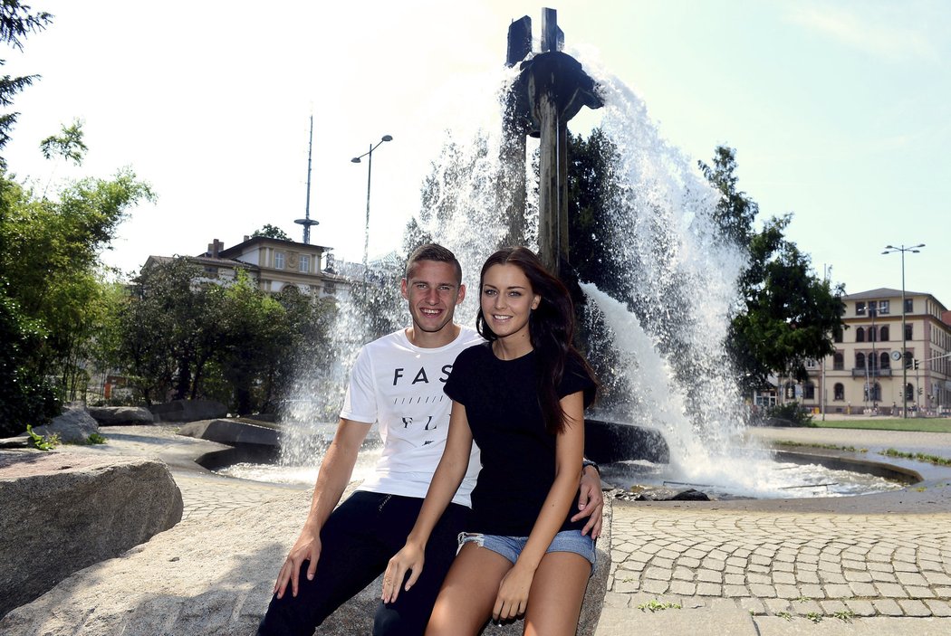 Pavel Kadeřábek s přítelkyní Terezou Chlebovskou