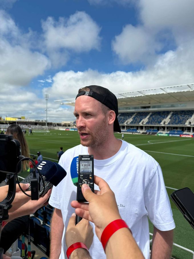 MS ve fotbale ONLINE: Hokejista Faksa dorazil na český trénink, ztráta pro Argentinu MS ve fotbale ONLINE: Hokejista Faksa dorazil na český trénink, ztráta pro Argentinu