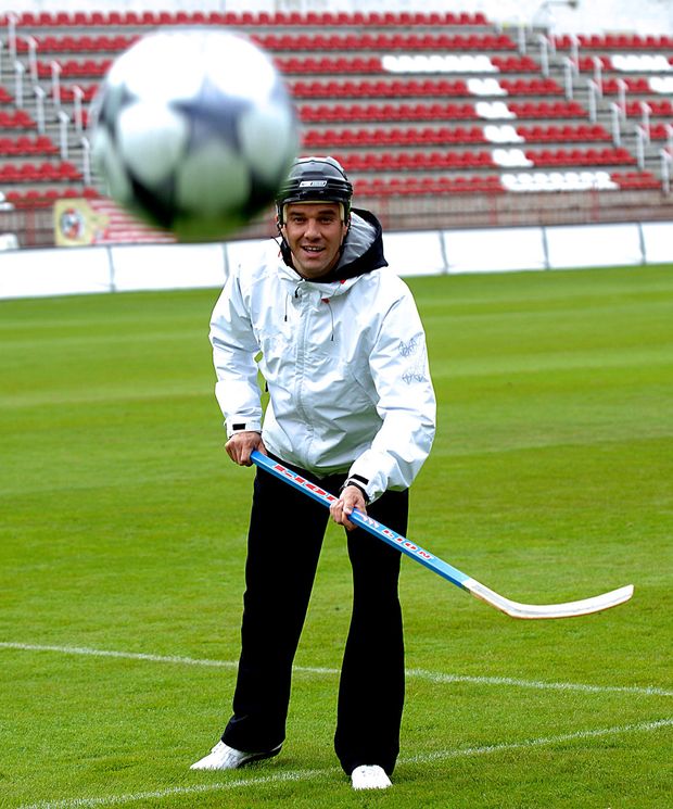 Petr Švancara v hokejovo-fotbalové pozici Petr Švancara v hokejovo-fotbalové pozici