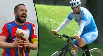Z Horvátha je cyklista! Zraněný kapitán Plzně začal přípravu na kole
