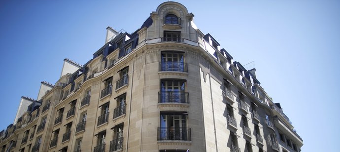 Pařížský hotel Sofitel Paris Arc de Triomphe, ve kterém měl Brazilec Neymar podle obvinění v polovině května znásilnit ženu