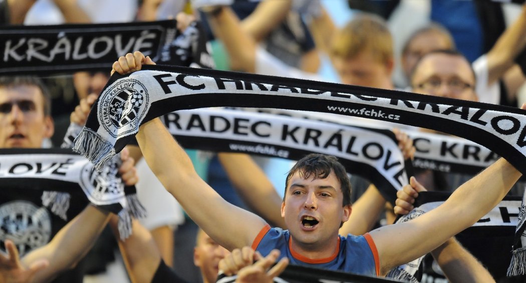 Fanoušci Hradce Králové při zápase proti Spartě v sezoně 2010/2011