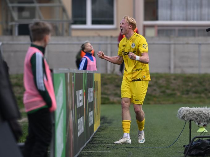 MOL Cup ONLINE: Prostějov - Hradec 1:3, prodlužuje se. Rychlé tři góly v Jihlavě, Plzeň vede MOL Cup ONLINE: Prostějov - Hradec 1:3, prodlužuje se. Rychlé tři góly v Jihlavě, Plzeň vede