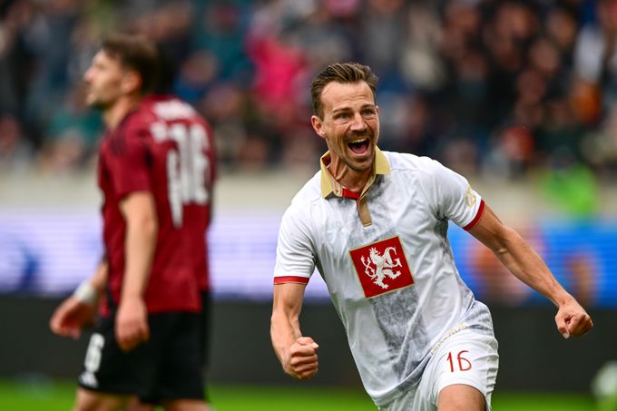 SESTŘIHY: První prohra Sparty, Slavia v čele. Jablonec - Pardubice 3:2 a Baník doma padl SESTŘIHY: První prohra Sparty, Slavia v čele. Jablonec - Pardubice 3:2 a Baník doma padl