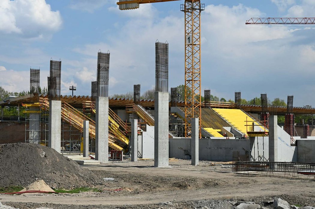 V Hradci už začaly práce na novém stadionu