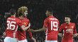 Fotbalisté Manchesteru United se radují z gólu v zápase Ligového poháru s Hullem