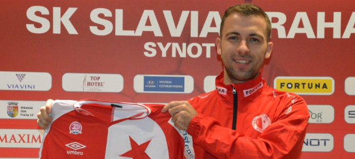 Fotbalový záložník Josef Hušbauer v dresu Slavie