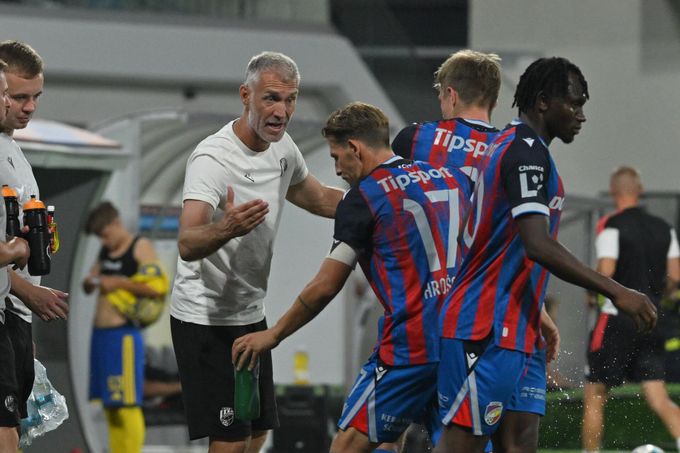 Hyský: Musíme hrát špinavý fotbal. Zkomplikovali jsme si to silvestrovským způsobem Hyský: Musíme hrát špinavý fotbal. Zkomplikovali jsme si to silvestrovským způsobem