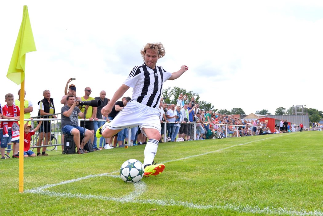 Pavel Nedvěd se při návratu do Skalné ihned ujal rozehrávek standardních situací