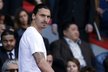 Zlatan Ibrahimovc kvůli zranění sleduje utkání PSG jen z tribuny