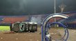 Nepokoje po zápase v Indonésii si vyžádaly nejméně 130 obětí