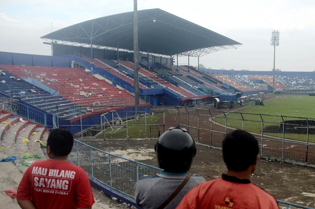 Stadion v Malangu po nepokojích