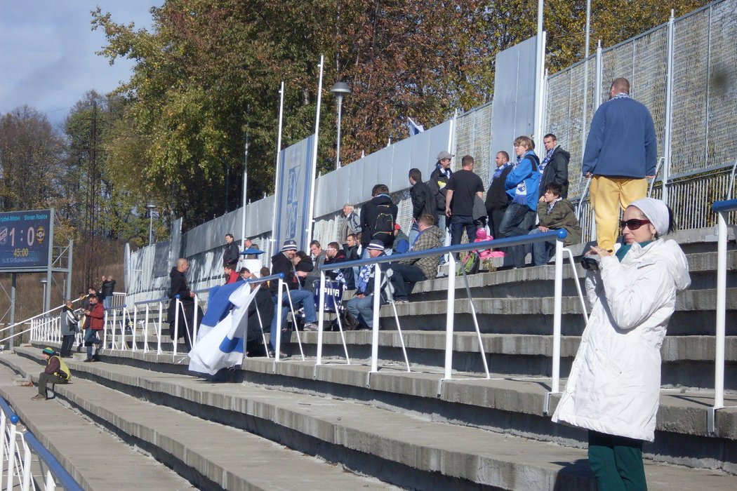 Kotel přehlučel i soutěž psů v agility