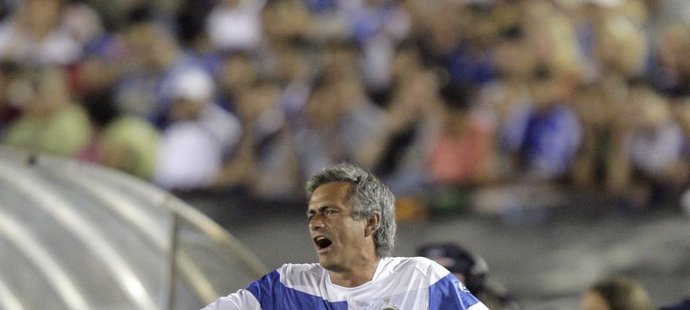 Kouč Interu Milán Jose Mourinho jen lomil rukama