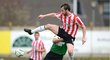 Kapitán irského Derry City Ryan McBride náhle zemřel.