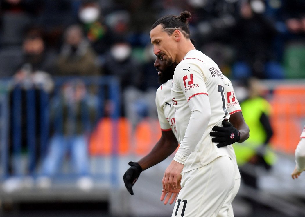 Švédský legendární útočník Zlatan Ibrahimovic se trefil za AC Milán v utkání proti Benátkám