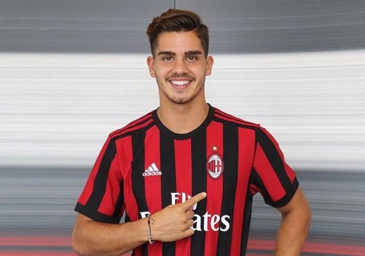 André Silva má být útočným tahounem Milána