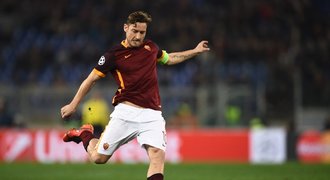 Na lavičce končit nechci, řekl Totti. Trenér ho vyřadil z nominace