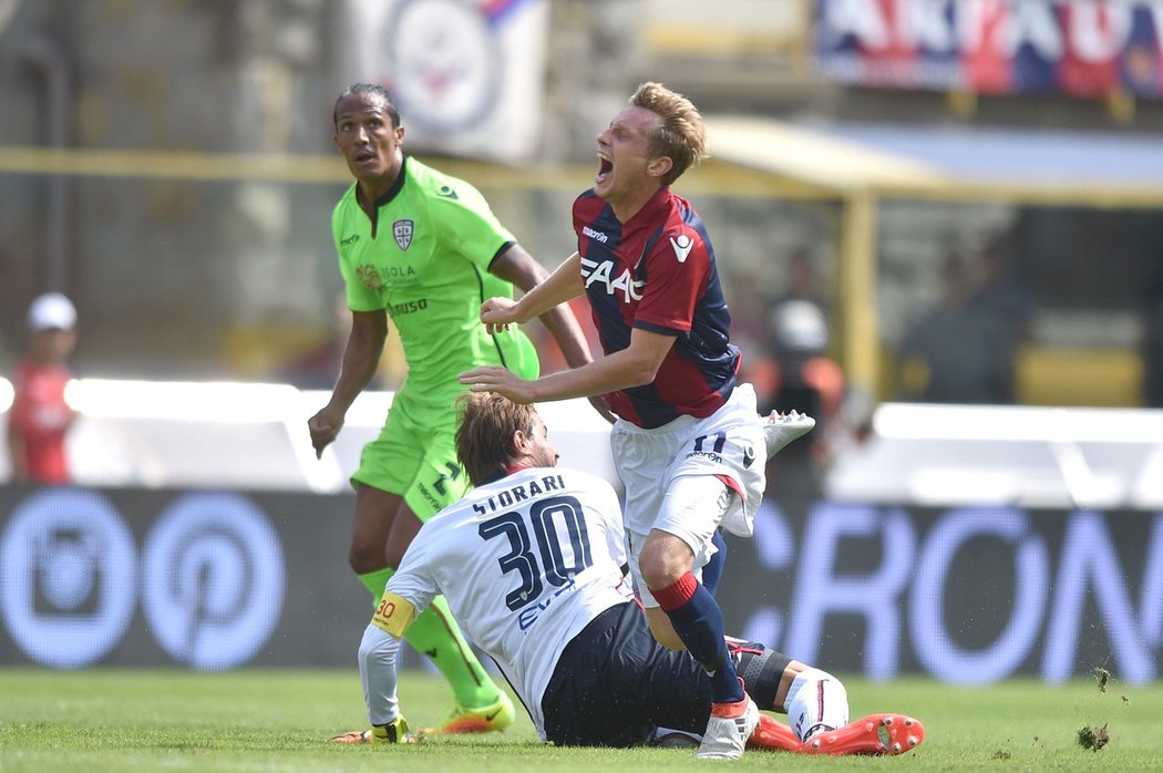 Po tomto zákroku na Ladislava Krejčího byl brankář Cagliari vyloučen