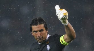 Rána pro Italy. Buffon možná bude chybět