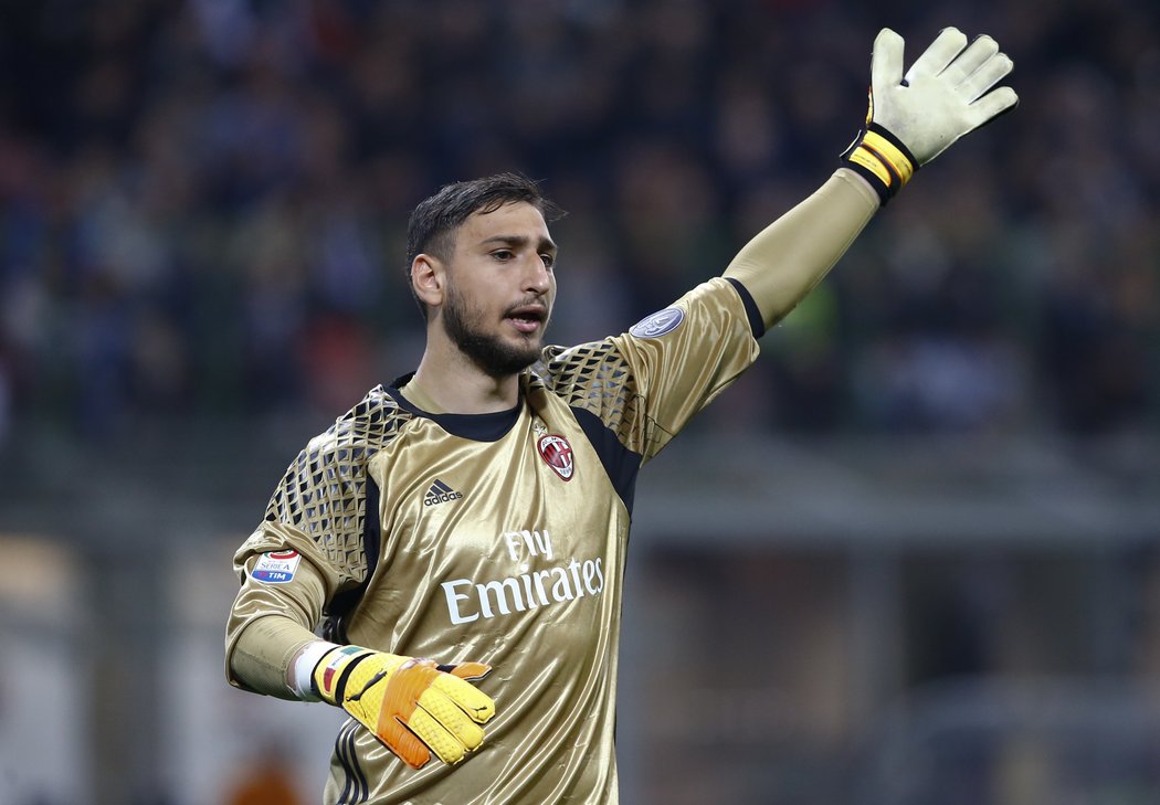 Gianluigi Donnarumma v dresu AC Milán