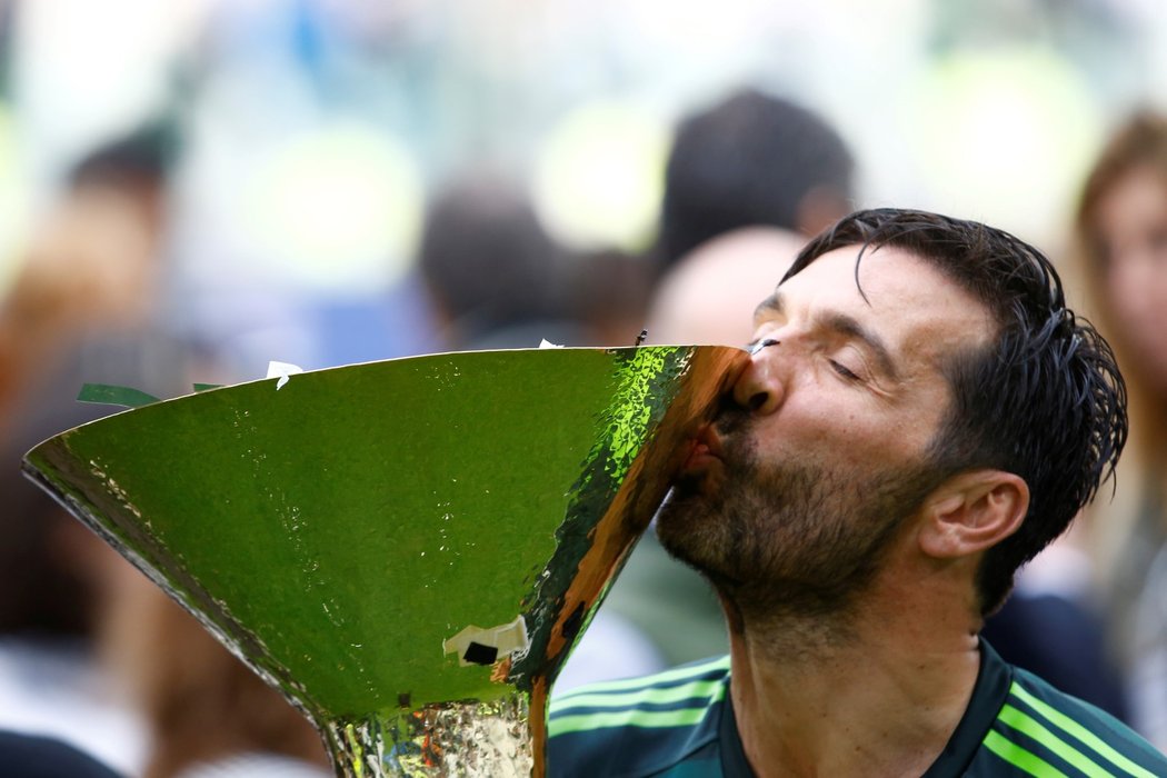 Buffon se rozloučil s Juventusem výhrou, v Turíně tekly slzy