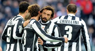 Juventus vládne italské lize, Zemanův Řím po čtyřech zápasech prohrál