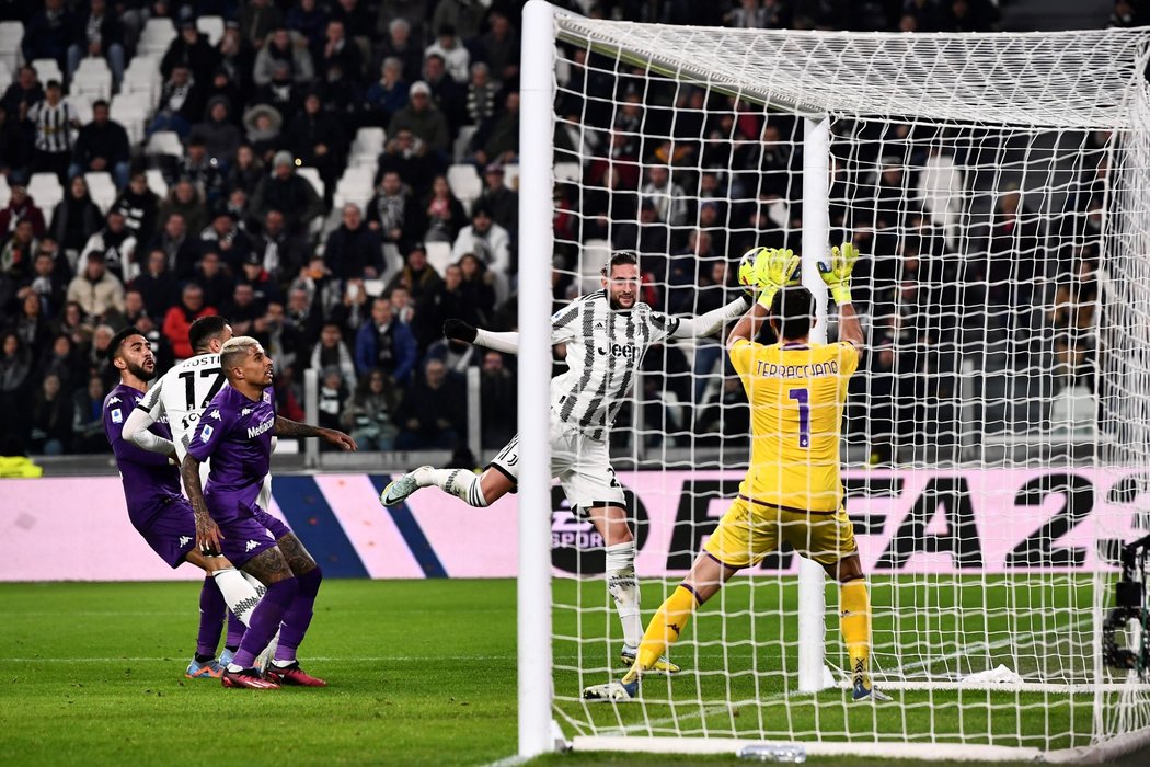 Juventus díky trefě Adriena Rabiota porazil Fiorentinu