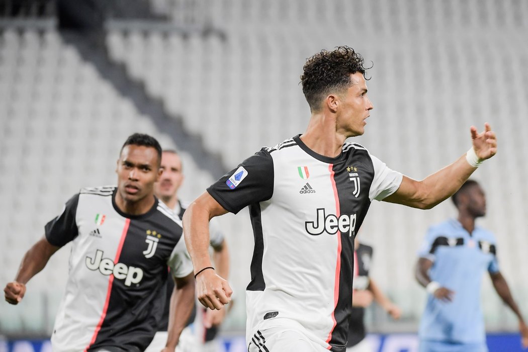 Cristiano Ronaldo rozhodl dvěma góly o výhře Juventusu nad Laziem Řím 2:1
