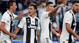 Juventus porazil Neapol, AS Řím ovládlo derby. Boloňa opět i s Krejčím slaví
