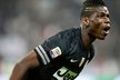 Paul Pogba z Juventusu se raduje po gólu v síti Neapole