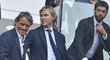 Pavel Nedvěd s prezidentem Juventusu Andreou Agnellim a trenérem italské reprezentace Robertem Mancinim