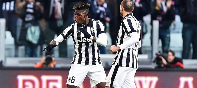 Paul Pogba slaví svoji branku. Nakonec ale Juventus doma nad Cagliari nevyhrál (ilustrační foto)
