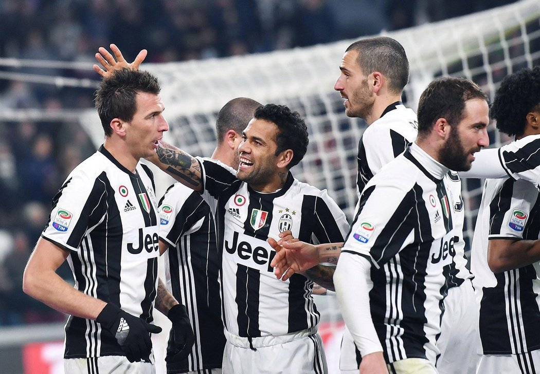 Juventus si připsal sedmou ligovou výhru v řadě a vede ligu o deset bodů