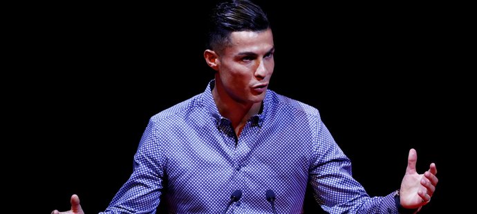 Cristiano Ronaldo je jedním z nejpopulárnějších sportovců planety