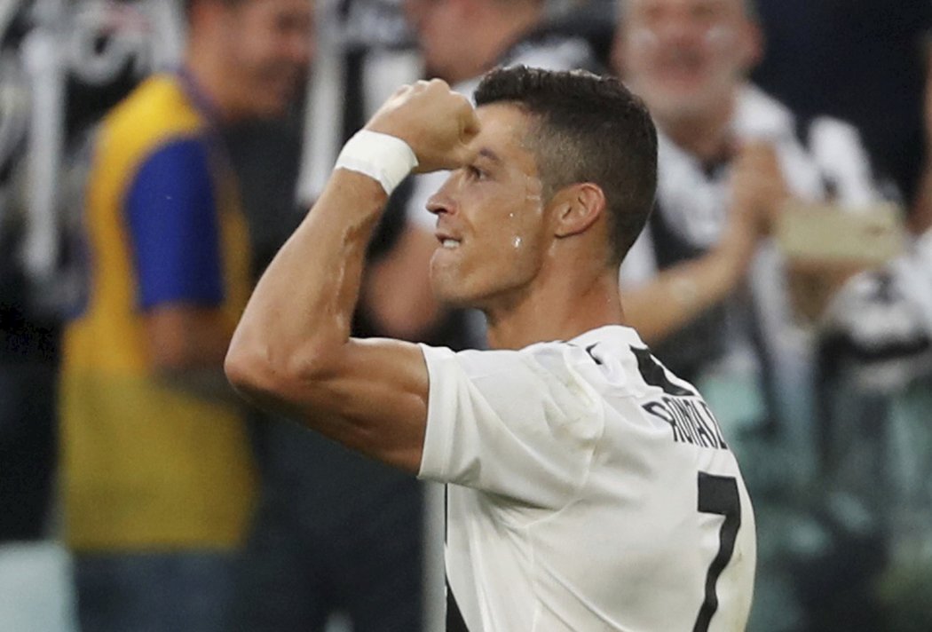 Cristiano Ronaldo dal už 400. branku v TOP soutěžích