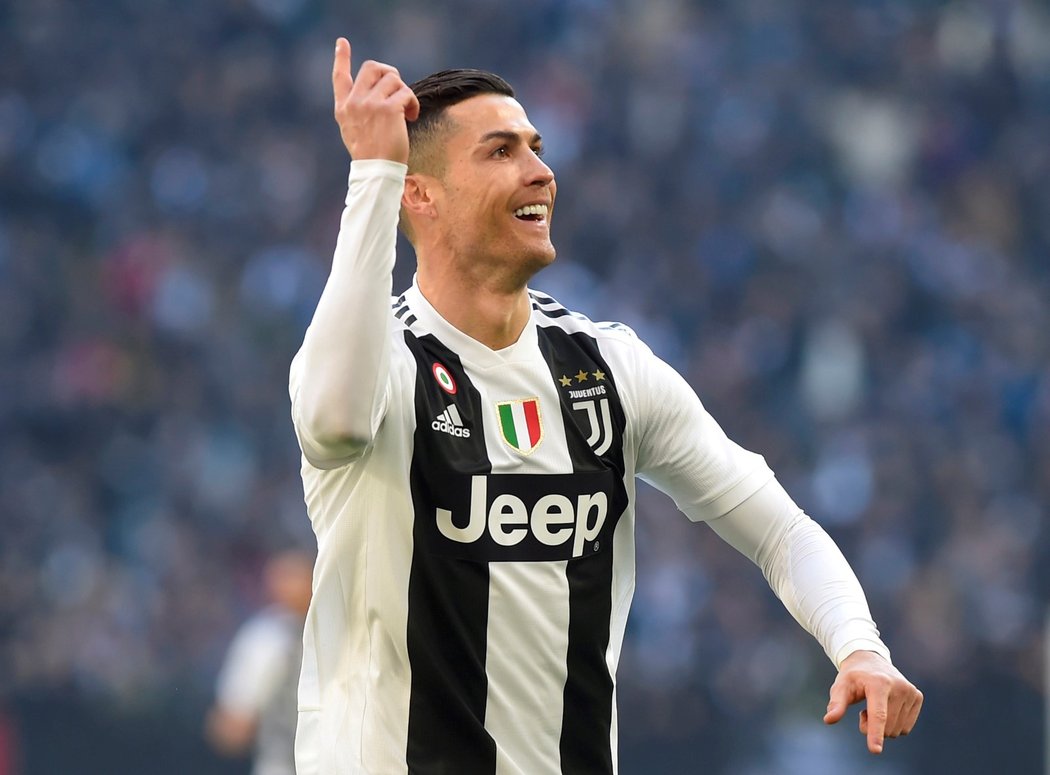 Cristiano Ronaldo se raduje z branky v dresu Juventusu