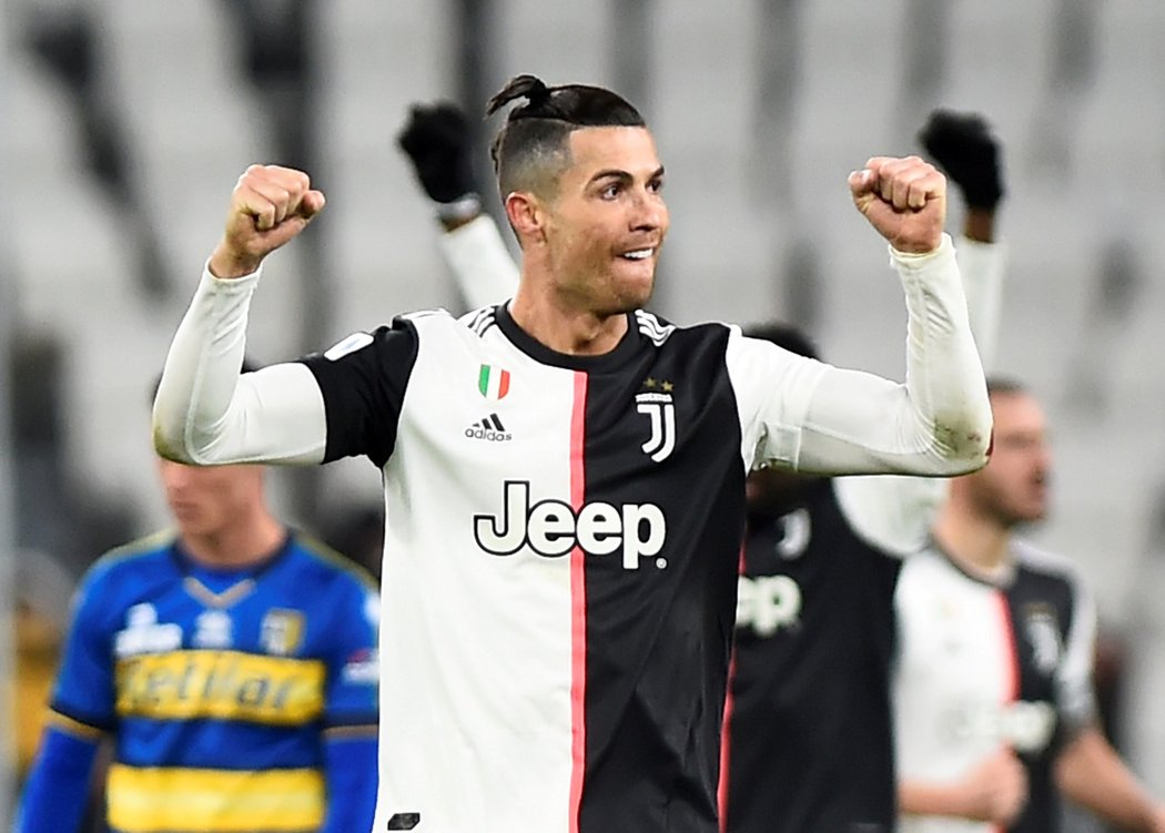 Útočník Juventusu Cristiano Ronaldo v utkání proti Parmě, ve kterém vstřelil dvě branky