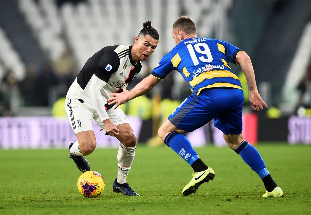 Útočník Juventusu Cristiano Ronaldo v utkání proti Parmě, ve kterém vstřelil dvě branky