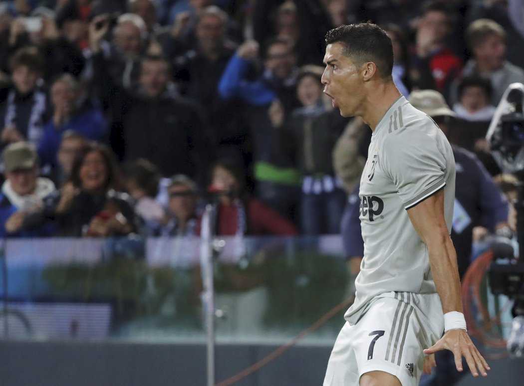 Cristiano Ronaldo slaví svou trefu do sítě Udine