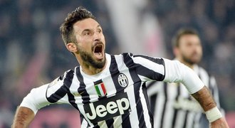 Juventus sestřelil neporažené AS Řím a vede ligu o osm bodů