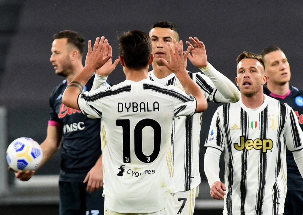 Juventus v dohrávce 3. kola italské ligy porazil Neapol 2:1