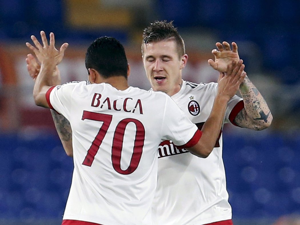 Exsparťan Juraj Kucka vstřelil hlavou gól do sítě AS Řím a slavný AC Milán tak remizoval ve šlágru italské ligy 1:1.