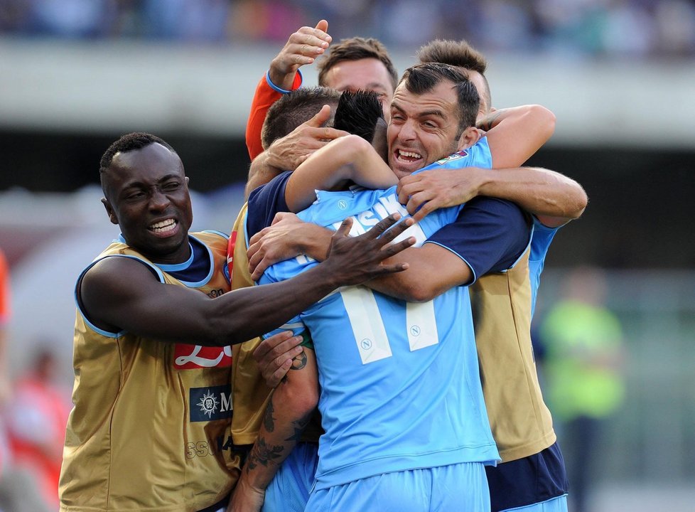 Fotbalisté Neapole vyhráli v italské lize na půdě Chieva. Dvěma góly jim k tomu pomohl slovenský fotbalista Marek Hamšík