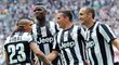 Fotbalisté Juventusu vyhráli nad Palermem gólem Vidala z penalty, což jim stačilo k zisku mistrovského titulu. Jásali hráči na trávníku i fanoušci v ochozech