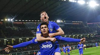 Juventus je zase blíž titulu, nestárnoucí Luca Toni sestřelil Neapol