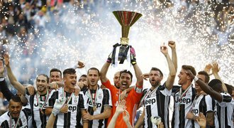 Debakly v Itálii. Řím zničil AC Milán, řádily i Juventus a Neapol