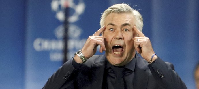 Carlo Ancelotti přebírá Neapol