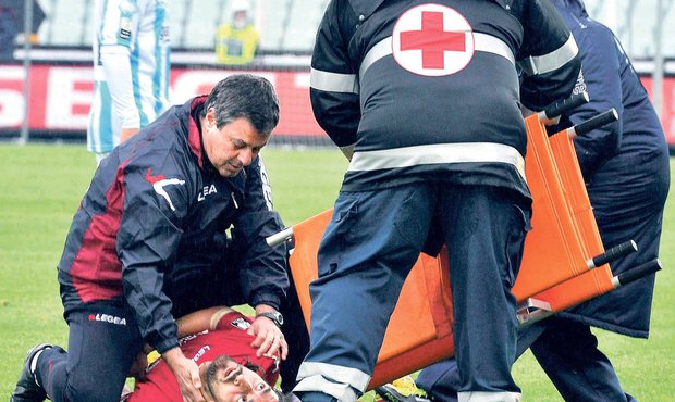 VIDEO: Trenér Zeman přihlížel smrti, fotbalista nepřežil zástavu srdce